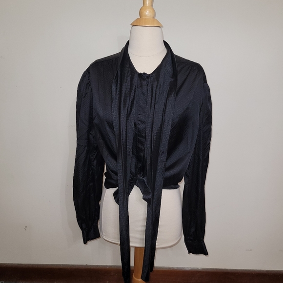 Jet black bow blouse - Picture 2 of 7
